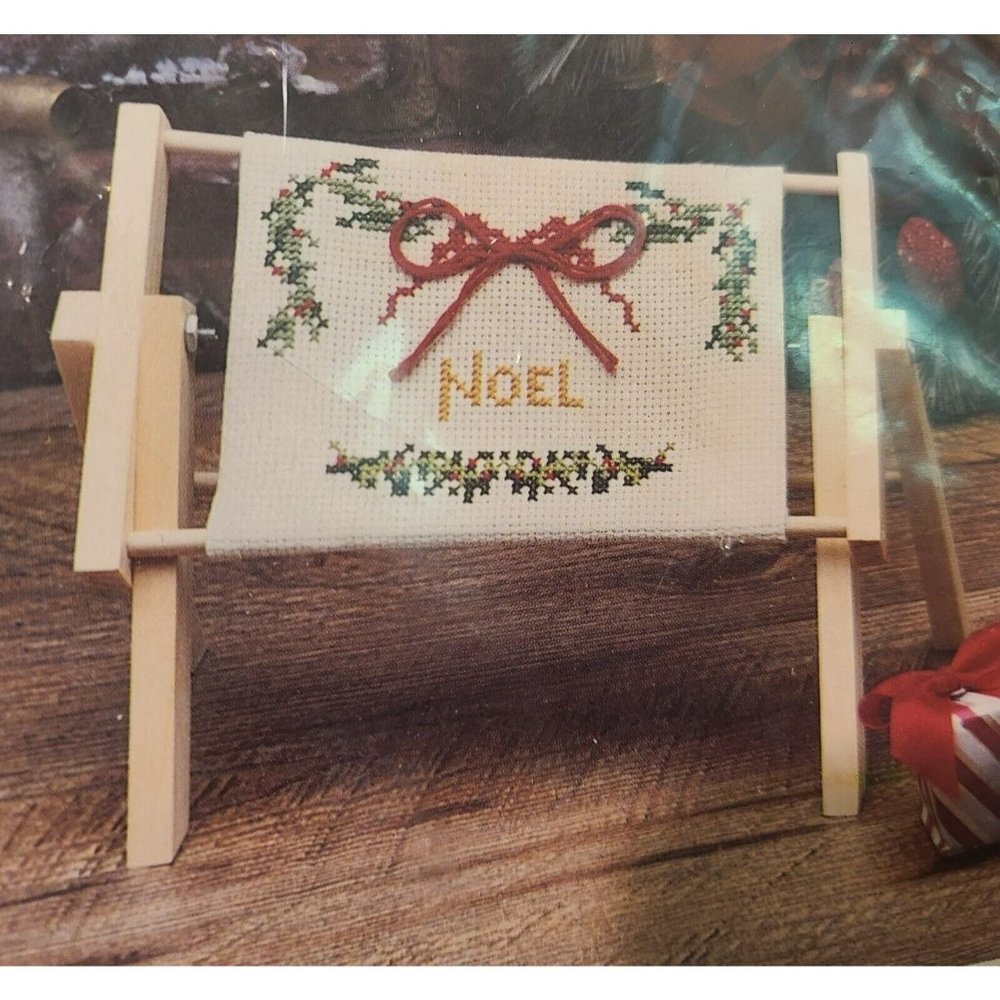 Hobby Kraft-Authentic Tiny Cross Stitch Wood Quilt Rack Christmas # 6071. Noel